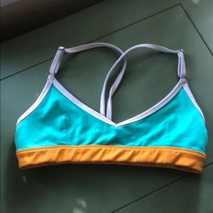 Alo yoga strappy bra